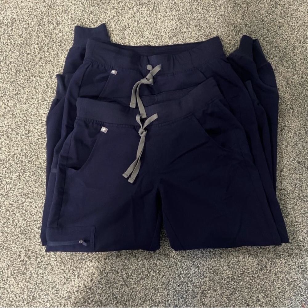 2 Figs Navy Jogger Pants with Gray Drawstring
